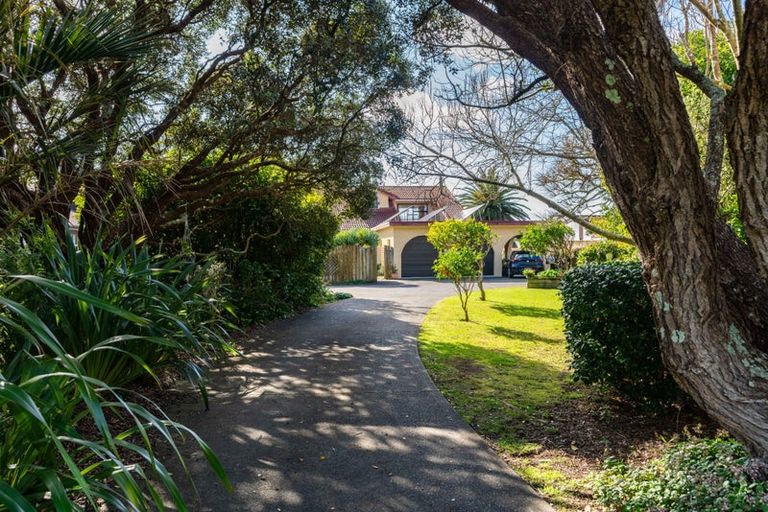 Photo of property in 16 Riverview Place, Waipu, 0582