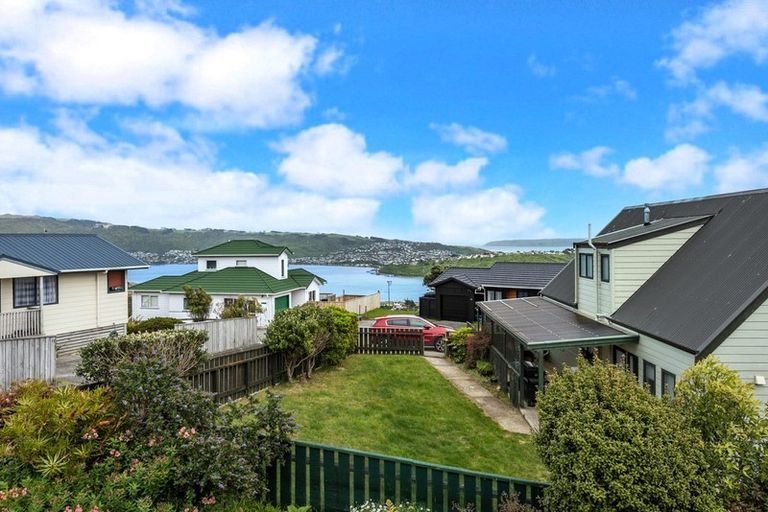 Photo of property in 16 Coventry Close, Ascot Park, Porirua, 5024
