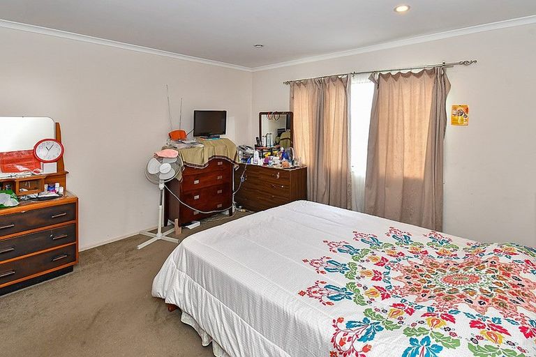 Photo of property in 2 Staten Place, Mangere, Auckland, 2022