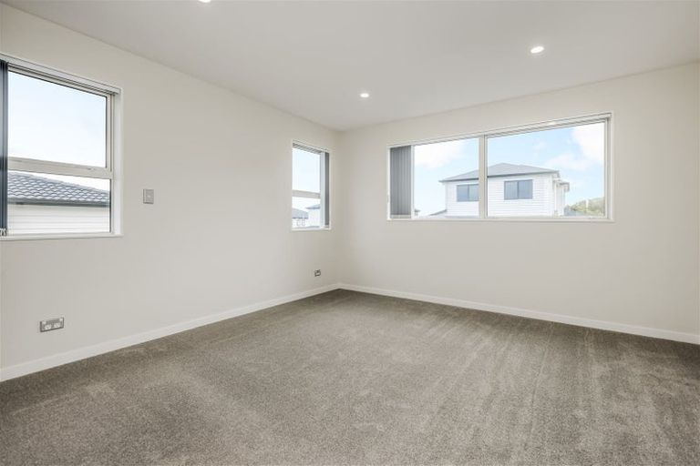 Photo of property in 14 Frazen Avenue, Papakura, 2110