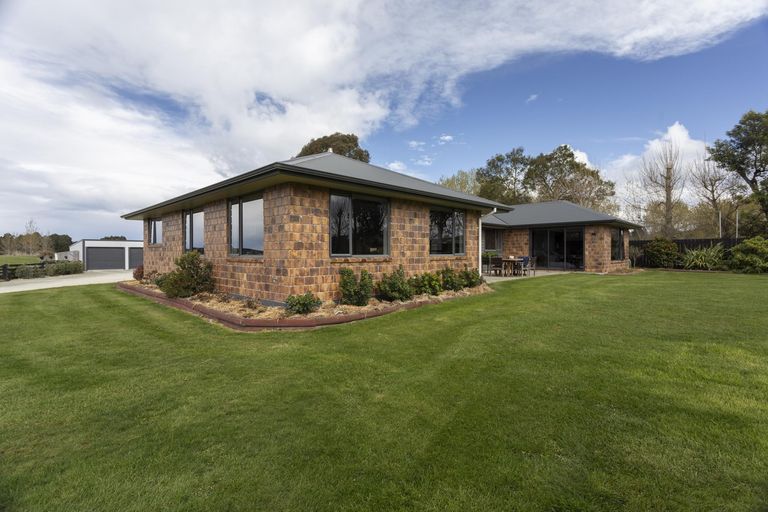 Photo of property in 22 Trailview Lane, Weston, Oamaru, 9401