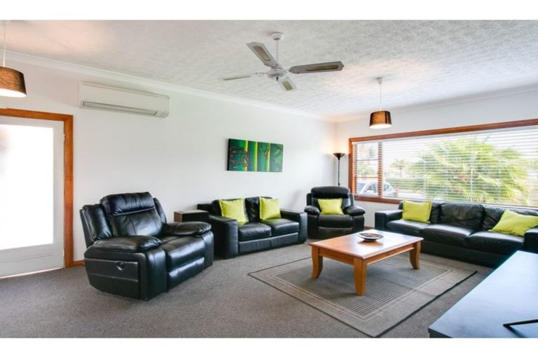 Photo of property in 8 Anzac Avenue, Onekawa, Napier, 4110