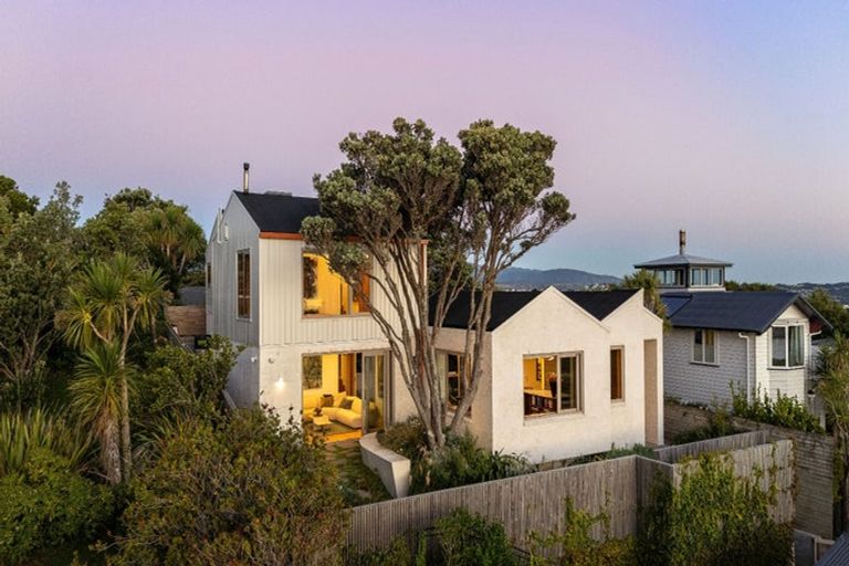 Photo of property in 41a The Crescent, Roseneath, Wellington, 6011