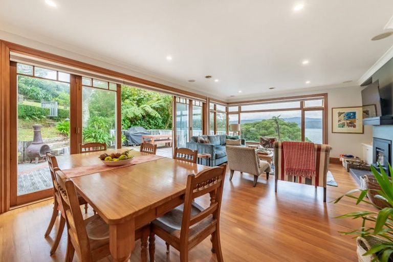 Photo of property in 42 Pretoria Road, Karaka Bays, Wellington, 6022