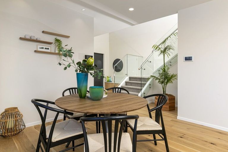 Photo of property in 4 Kina Place, Long Bay, Auckland, 0630