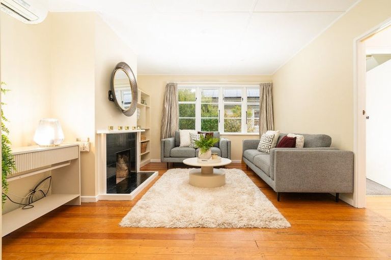 Photo of property in 11 Warwick Street, Wilton, Wellington, 6012