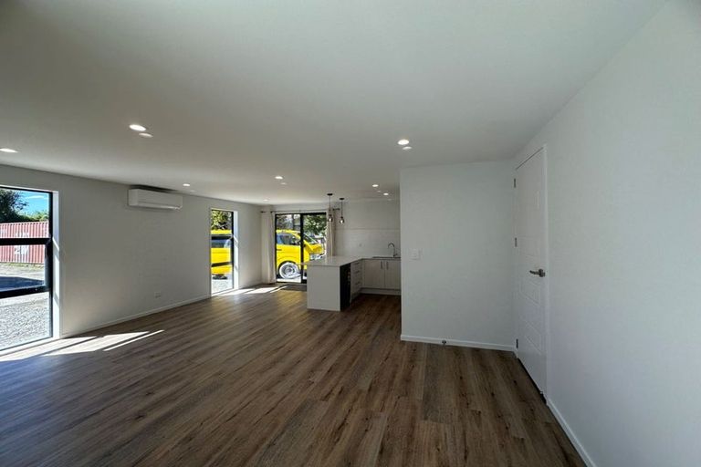 Photo of property in 147 Yaldhurst Road, Sockburn, Christchurch, 8042