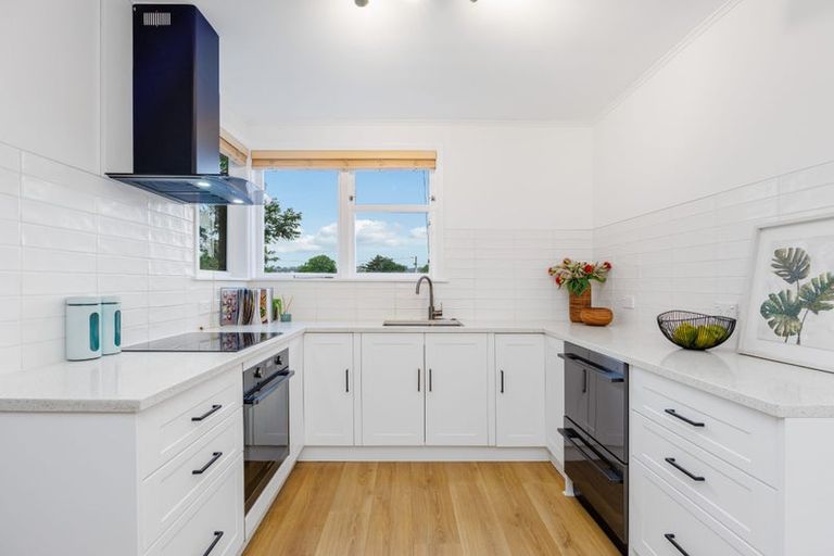 Photo of property in 27a Langton Road, Stanmore Bay, Whangaparaoa, 0932