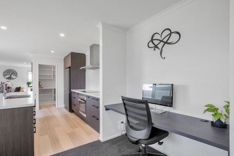 Photo of property in 6 Blackbird Way, Rolleston, 7614