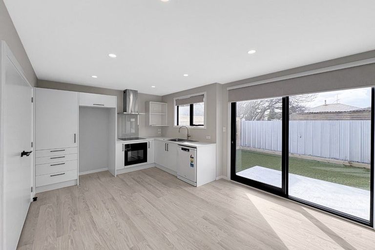 Photo of property in 86b Hinau Street, Castlecliff, Wanganui, 4501