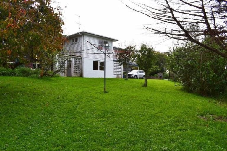 Photo of property in 68 Lyons Avenue, Murrays Bay, Auckland, 0630