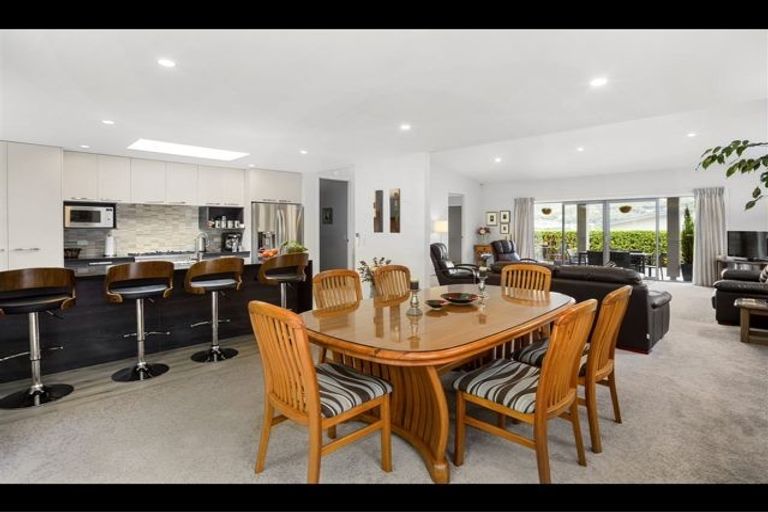 Photo of property in 14 Flotilla Place, Whitby, Porirua, 5024