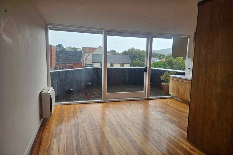 Photo of property in 64a Northland Road, Northland, Wellington, 6012