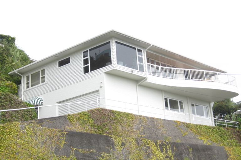 Photo of property in 11 Weston Street, Moturoa, New Plymouth, 4310