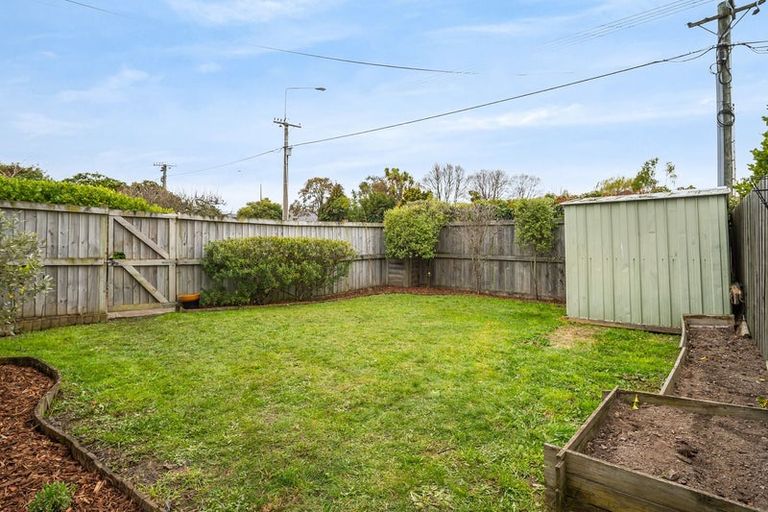 Photo of property in 17 Ensors Road, Opawa, Christchurch, 8023