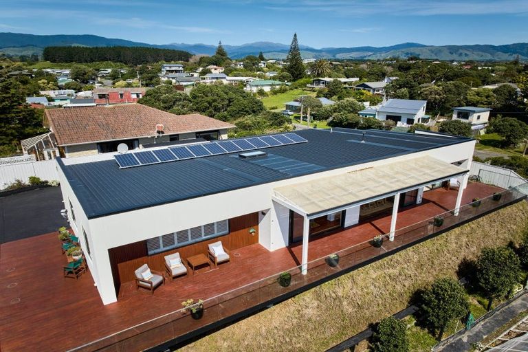 Photo of property in 44a Moana Street, Otaki Beach, Otaki, 5512