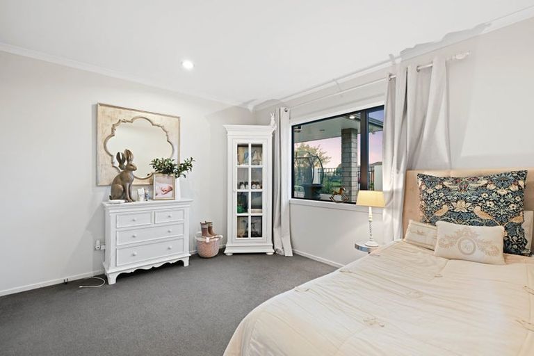 Photo of property in 202 Saint James Drive, Huntington, Hamilton, 3210