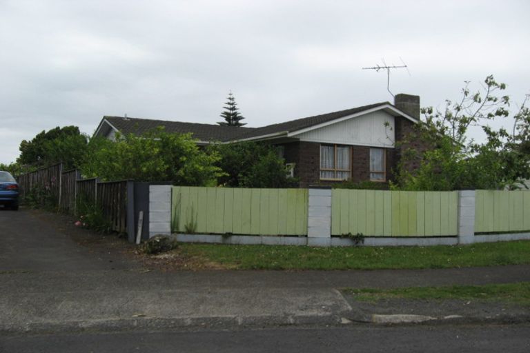 Photo of property in 15 Vimy Place, Mangere, Auckland, 2022