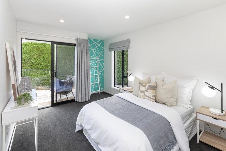 Photo of property in 2/11 Belleview Terrace, Mount Pleasant, Christchurch, 8081