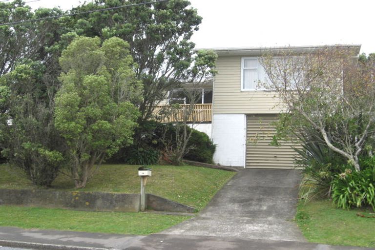 Photo of property in 14 Oswald Crescent, Paparangi, Wellington, 6037