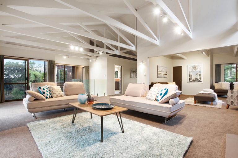 Photo of property in 24 Atarua Gardens, Waiatarua, Auckland, 0604