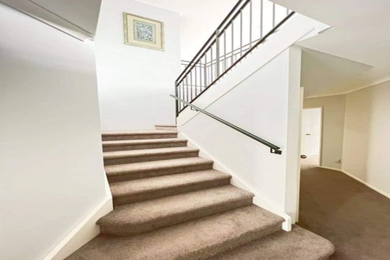 Photo of property in 4/124 Pakuranga Road, Pakuranga, Auckland, 2010