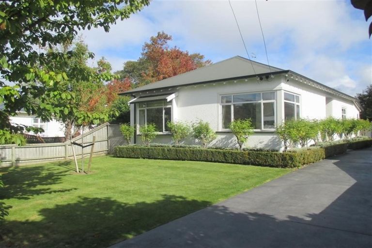 Photo of property in 15 Woodville Street, Edgeware, Christchurch, 8013