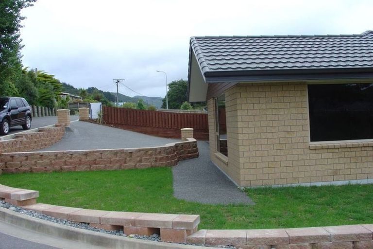 Photo of property in 112 Milton Terrace, Picton, 7220