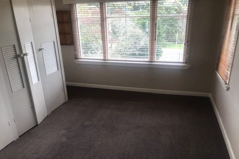 Photo of property in 11 Sylvan Avenue, Northcote, Auckland, 0627