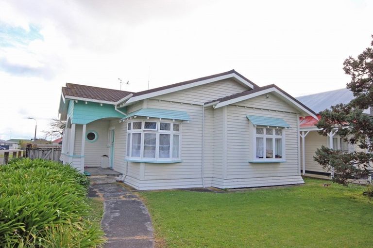 Photo of property in 10 Pirie Street, Palmerston North, 4410