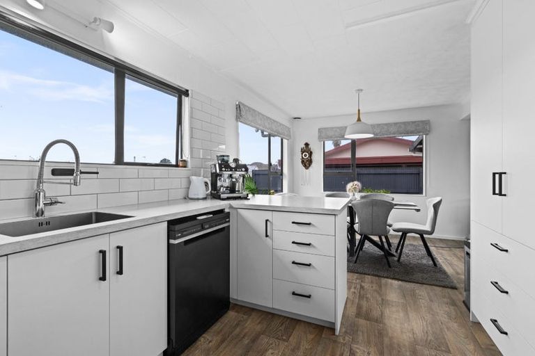 Photo of property in 16 Lanark Crescent, Tamatea, Napier, 4112