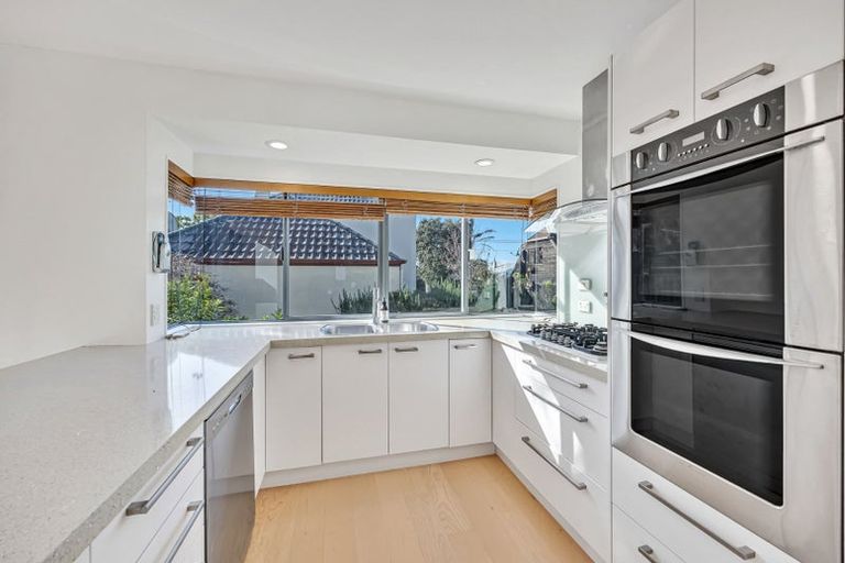 Photo of property in 19a Horotutu Road, Greenlane, Auckland, 1061