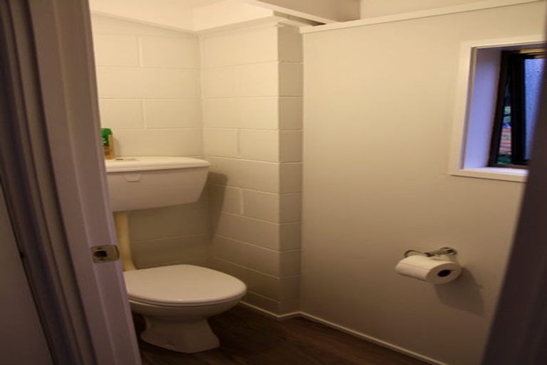 Photo of property in 2/75 Birkdale Road, Birkdale, Auckland, 0626