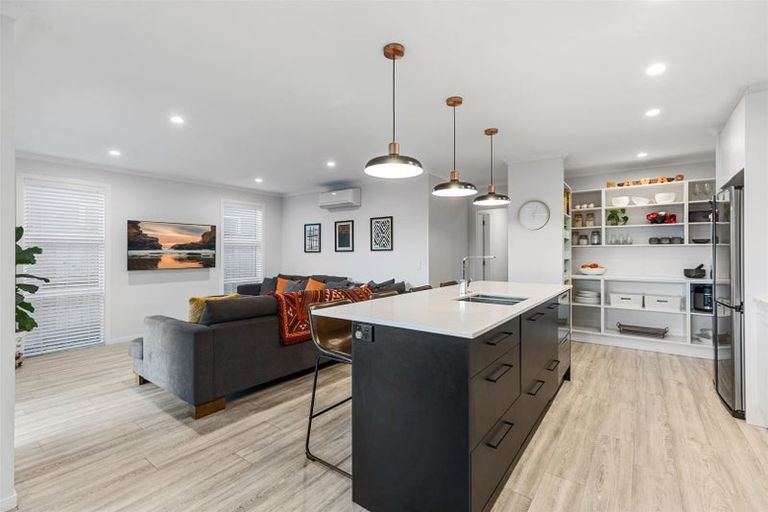 Photo of property in 17 Parkside Mews, Papamoa, 3118