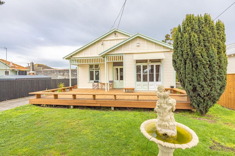 Photo of property in 13 Bignell Street, Gonville, Whanganui, 4501