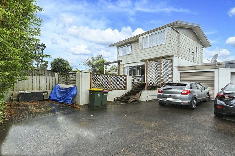 Photo of property in 1/12 Ballater Place, Highland Park, Auckland, 2010