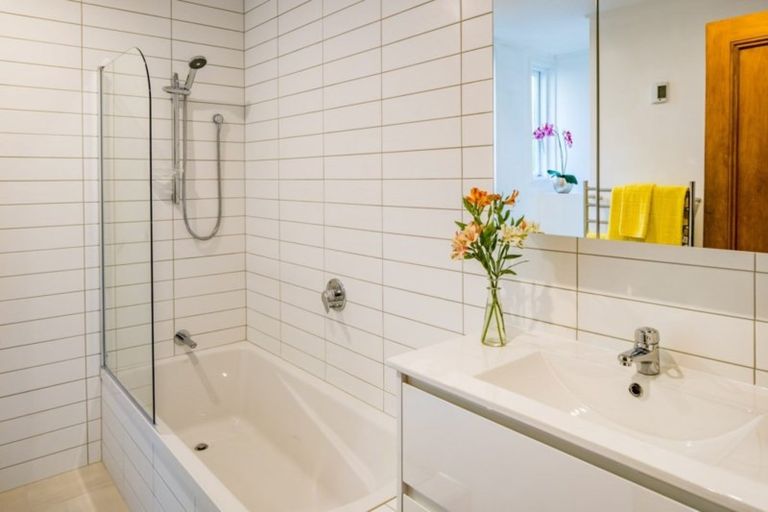 Photo of property in 21 Ferry Road, Days Bay, Lower Hutt, 5013