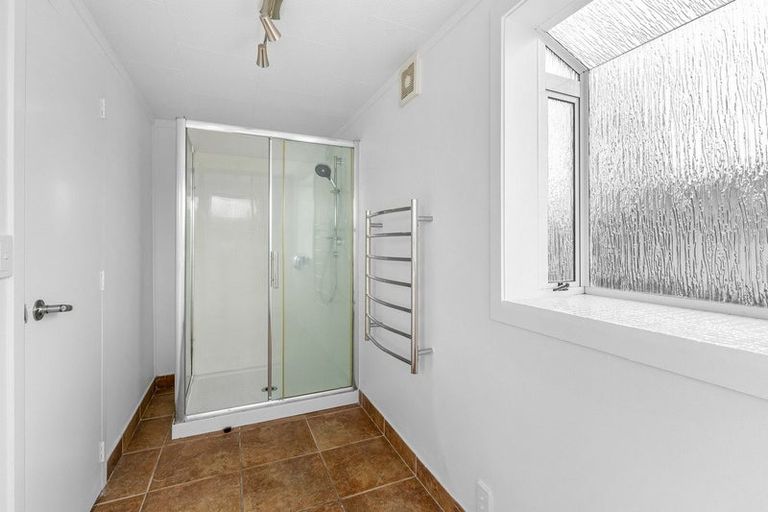 Photo of property in 1 Hammond Avenue, Hatfields Beach, Orewa, 0931