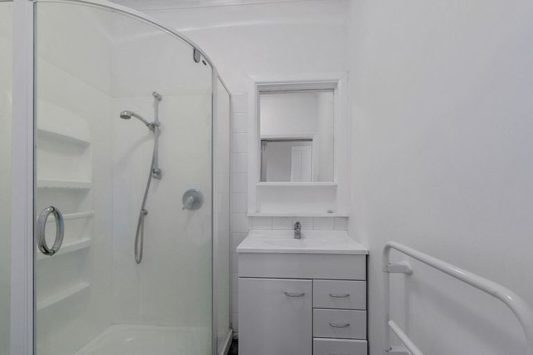 Photo of property in 1 Weranui Road, Waiwera, Orewa, 0994