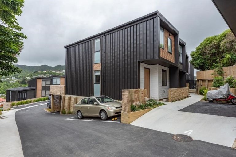 Photo of property in 2/38 Bankot Crescent, Ngaio, Wellington, 6035