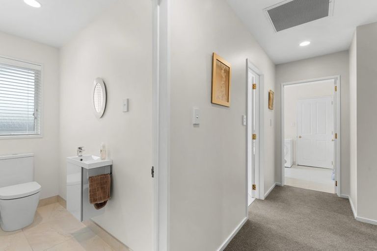 Photo of property in 12 Chesterfield Mews, Russley, Christchurch, 8042