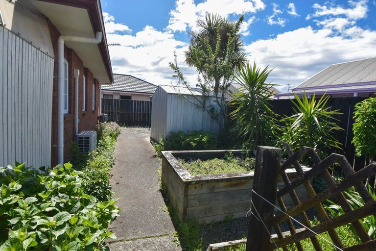 Photo of property in 72 Pembroke Street, Carterton, 5713