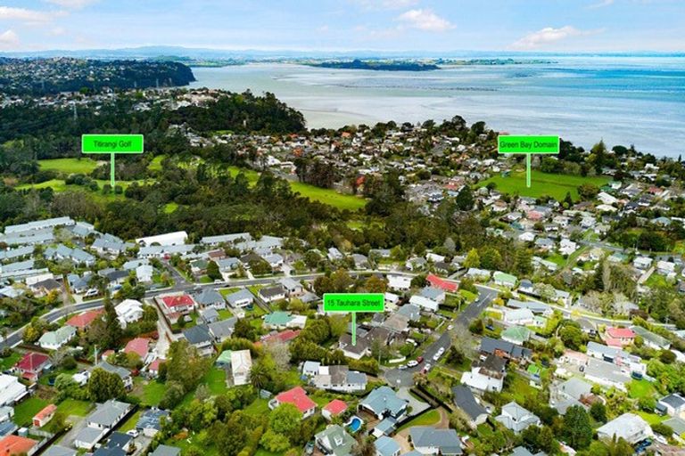 Photo of property in 15 Tauhara Street, Green Bay, Auckland, 0604
