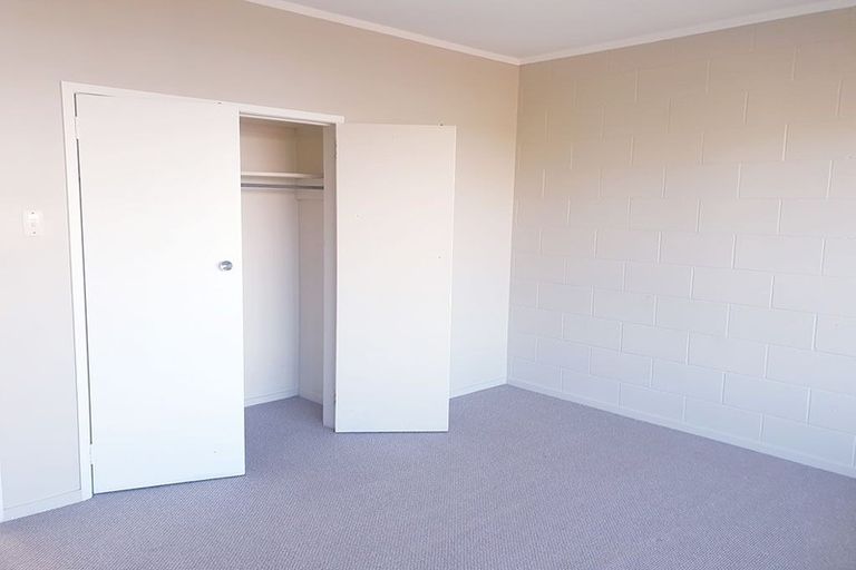 Photo of property in 1/1 Greenock Road, Ranui, Auckland, 0612