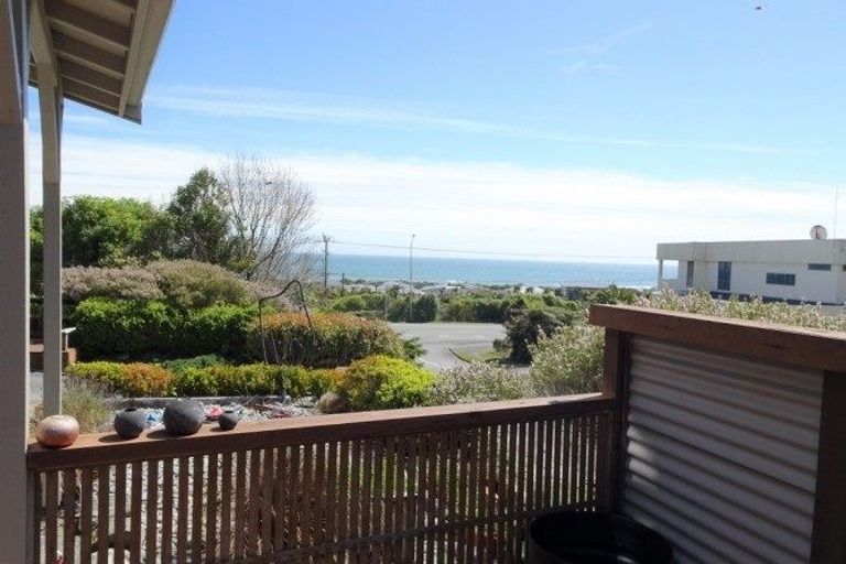 Photo of property in 2 Stanton Crescent, Karoro, Greymouth, 7805