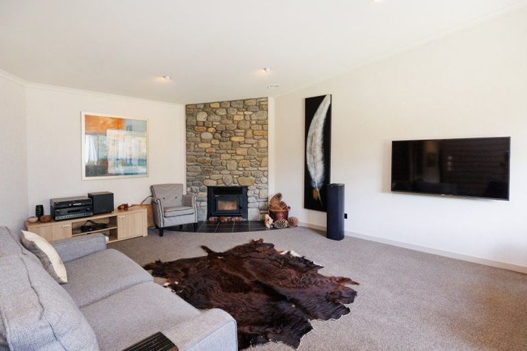 Photo of property in 291 Napier Road, Kelvin Grove, Palmerston North, 4470