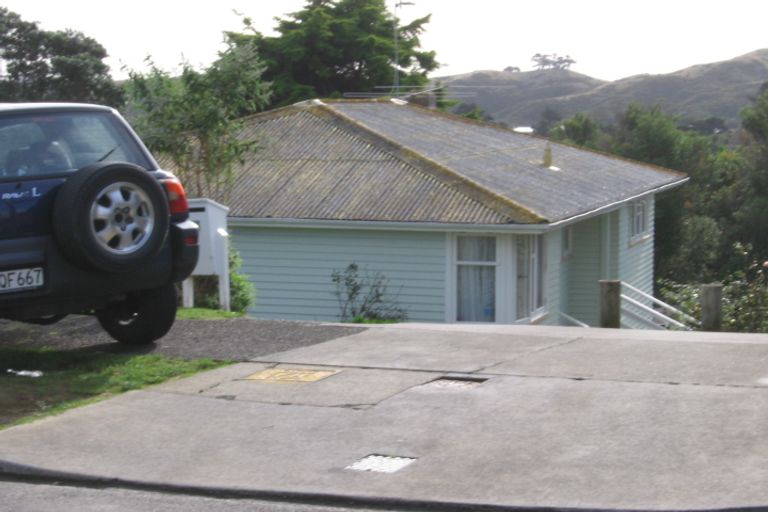 Photo of property in 20 Cumberland Grove, Cannons Creek, Porirua, 5024