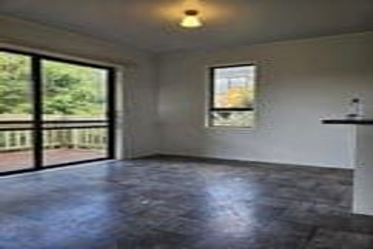 Photo of property in 33 Leaver Place, Weymouth, Auckland, 2103