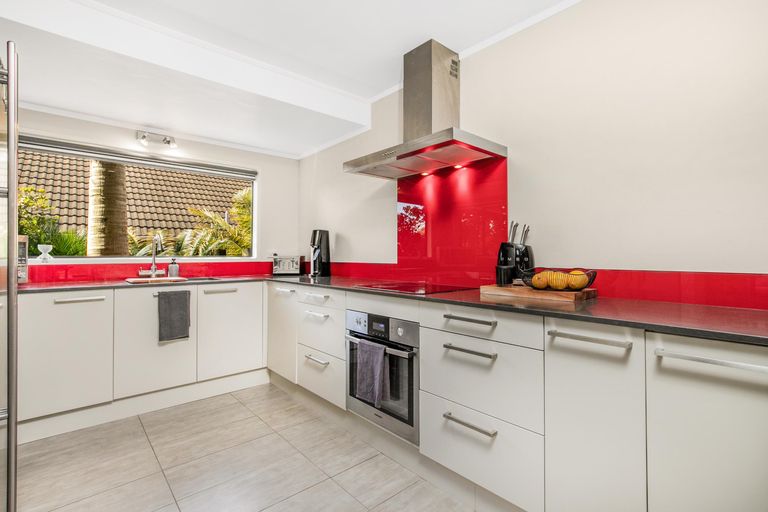 Photo of property in 138 Carnoustie Drive, Wattle Downs, Auckland, 2103