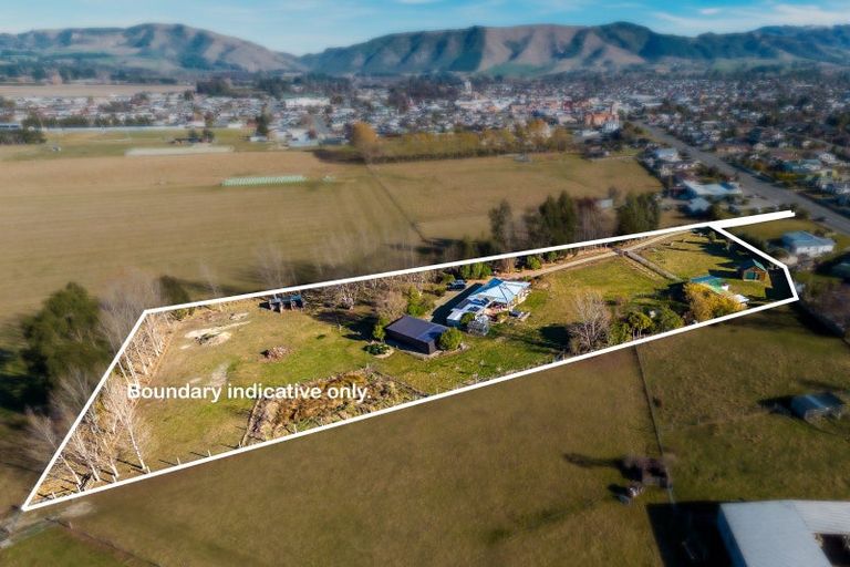 Photo of property in 31 Timaru Road, Waimate, 7924